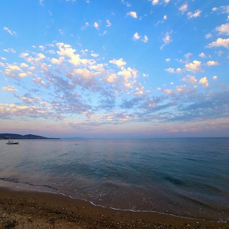 Pine Beach Holiday Home 2 Bedrooms 50 Meters To The Beach Kalyves Polygyrou Exterior foto